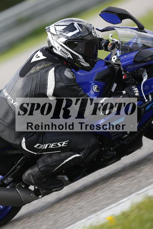 /53 16.09.2025 Track Day Domi Aegerter ADR/Gruppe gruen/backside